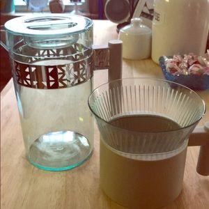 Starbucks cold brew maker